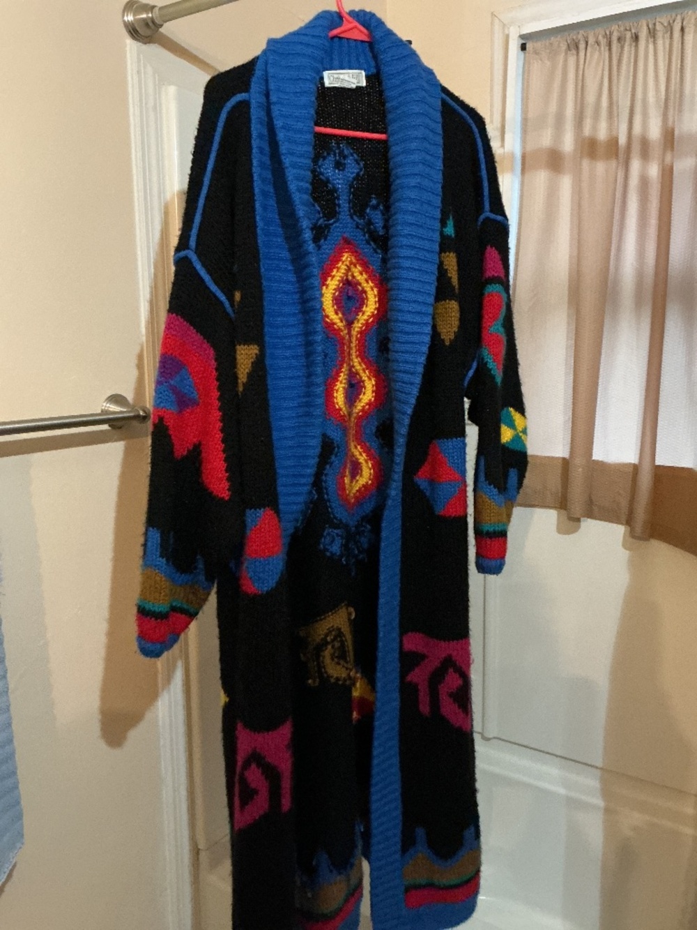 VINTAGE CHRISTIE & JILL long Sweater Coat. 2 deep pocket. Medium/Large Retro